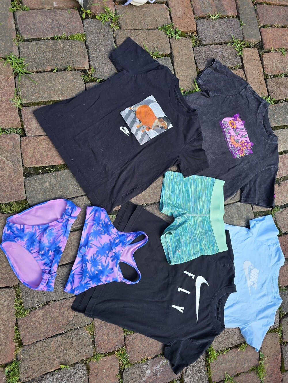 4 Nike Tees, Art Class Bikini, Old Navy Bike Short. All 6 Items Size Medium